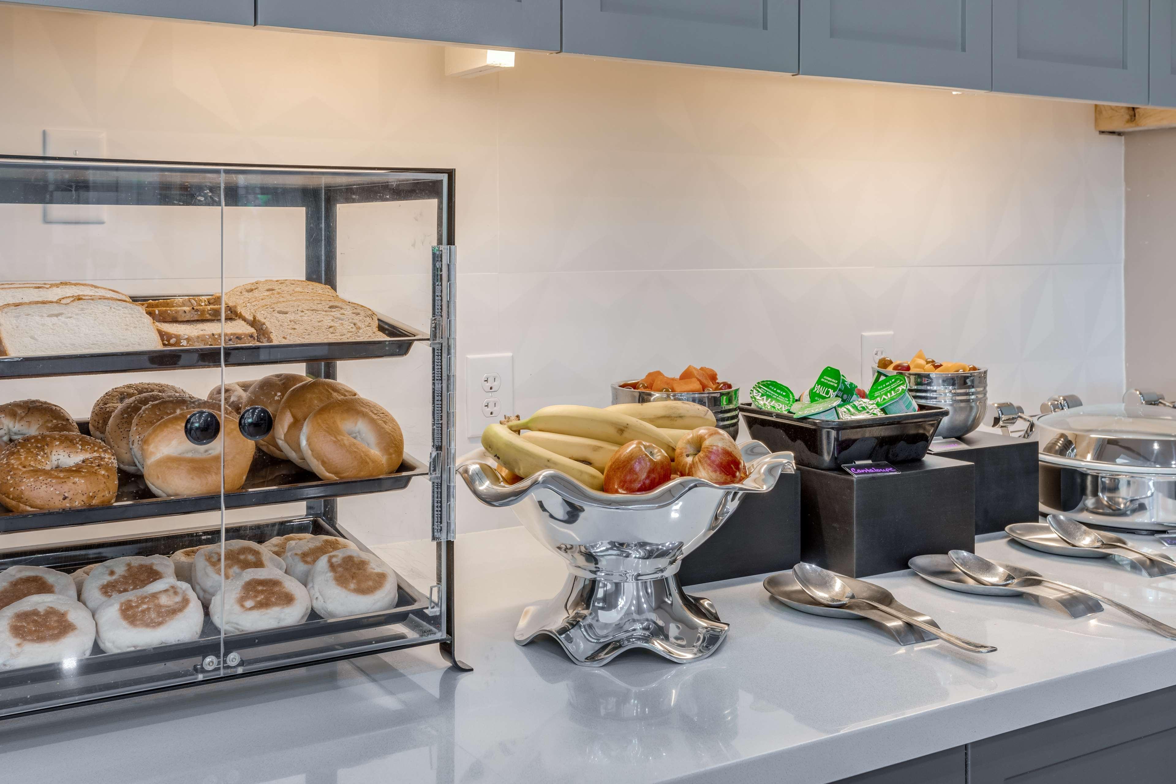 Hilton Garden Inn Cincinnati/Шаронвілл Екстер'єр фото